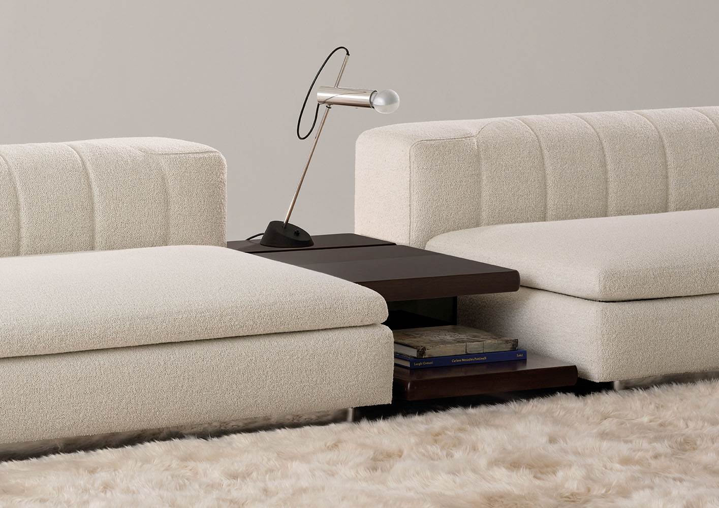 Central axis sofa