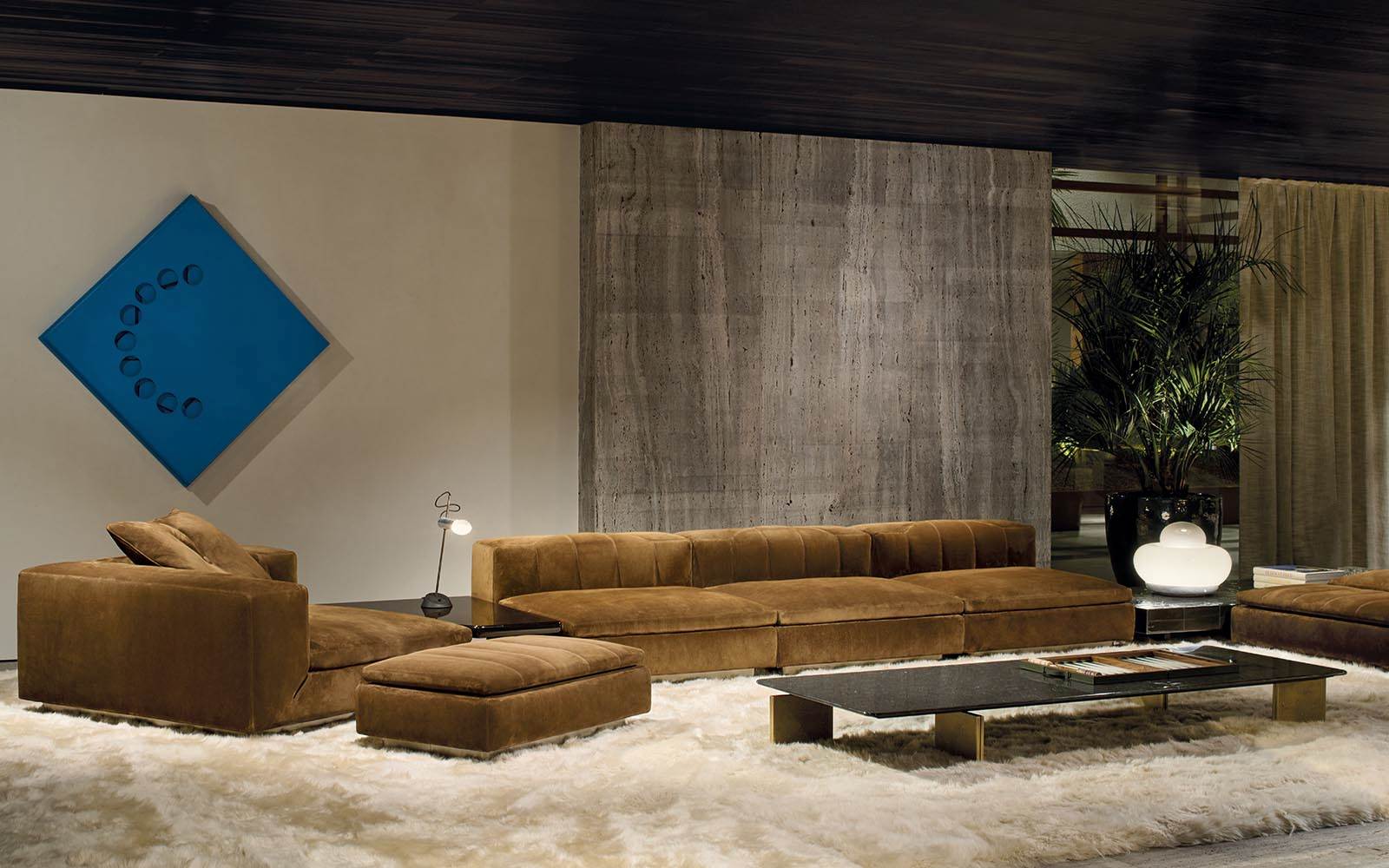 Central axis sofa