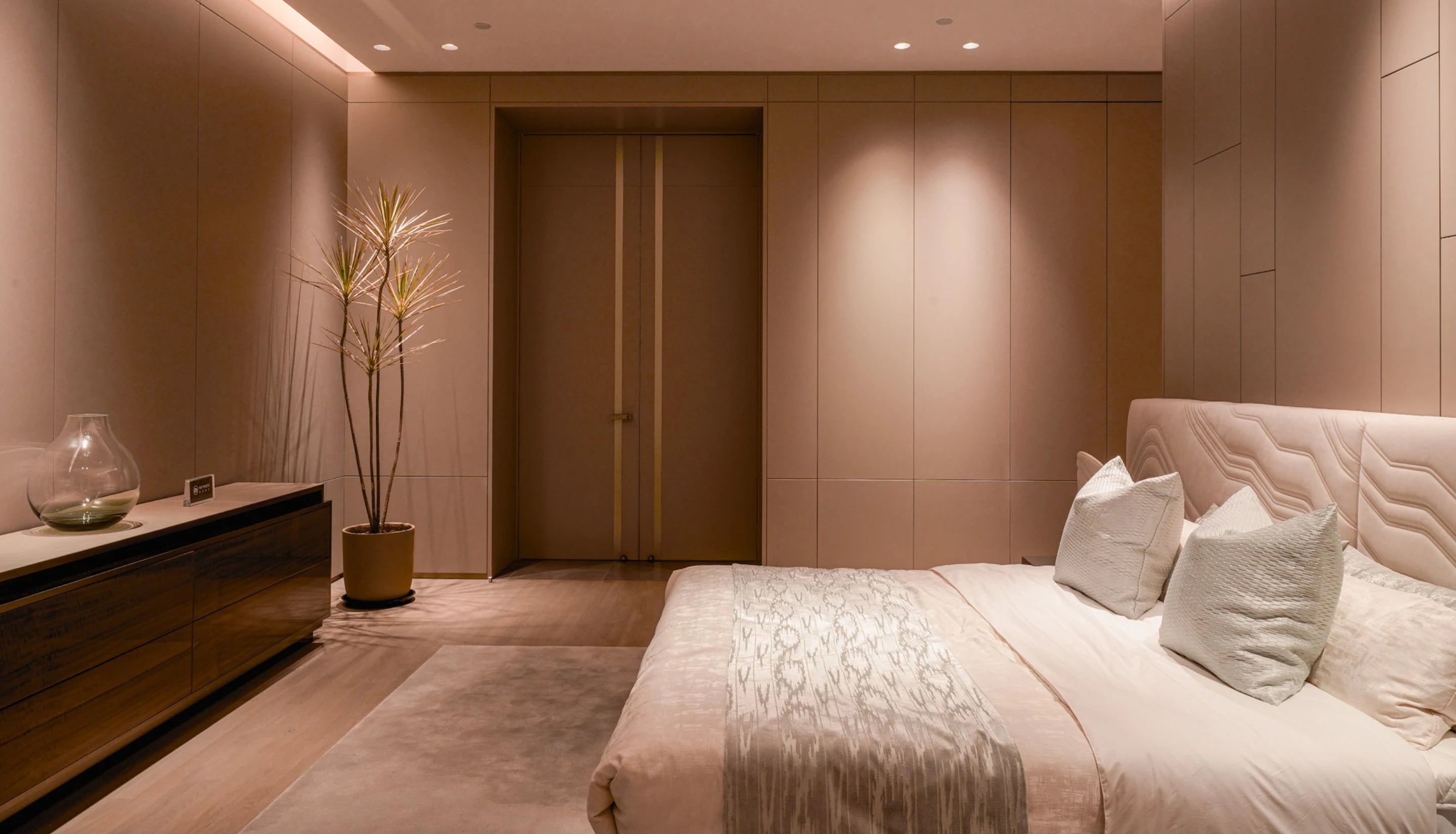 Smiling Bed